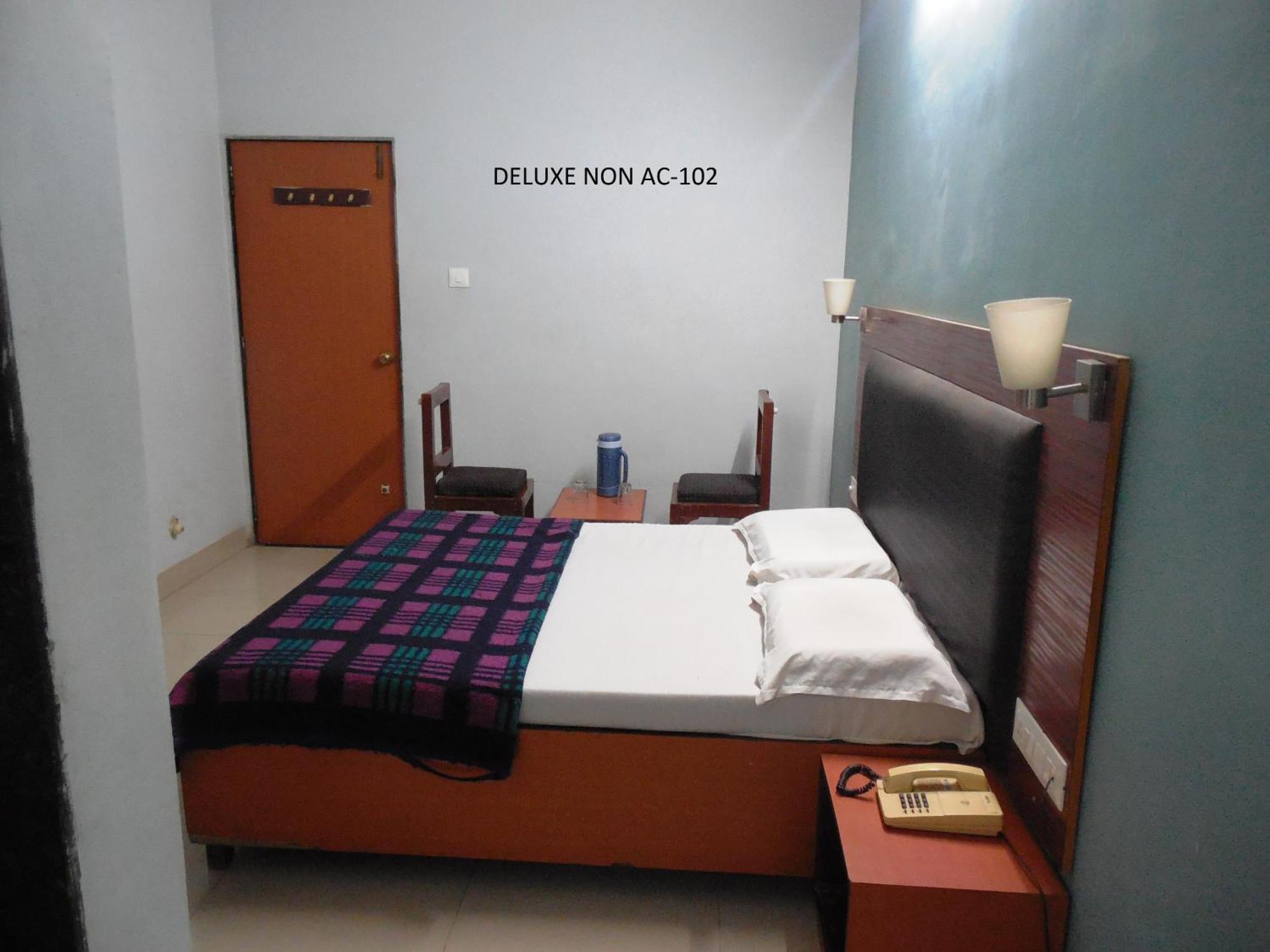 Hotel Silver Springs Αχμπανταμπάντ Δωμάτιο φωτογραφία