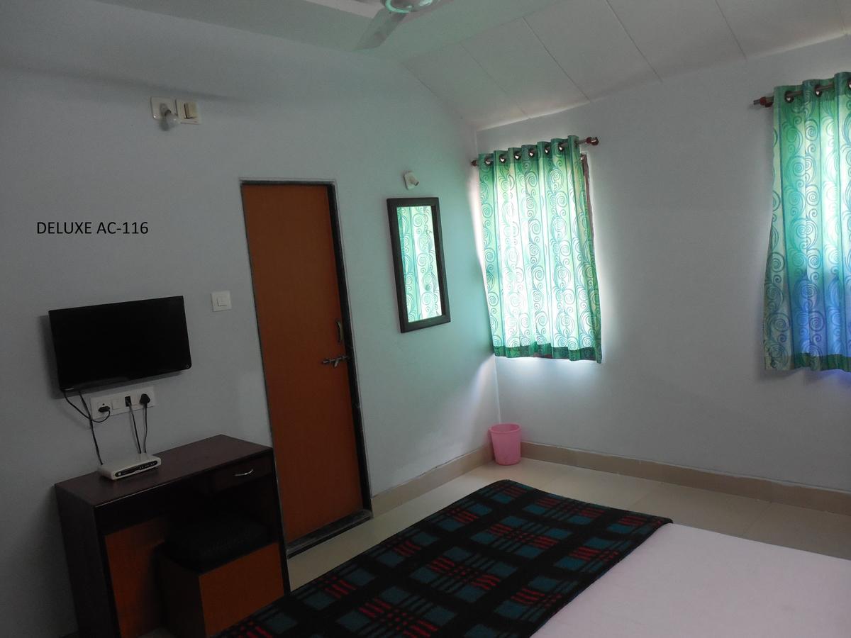Hotel Silver Springs Αχμπανταμπάντ Εξωτερικό φωτογραφία