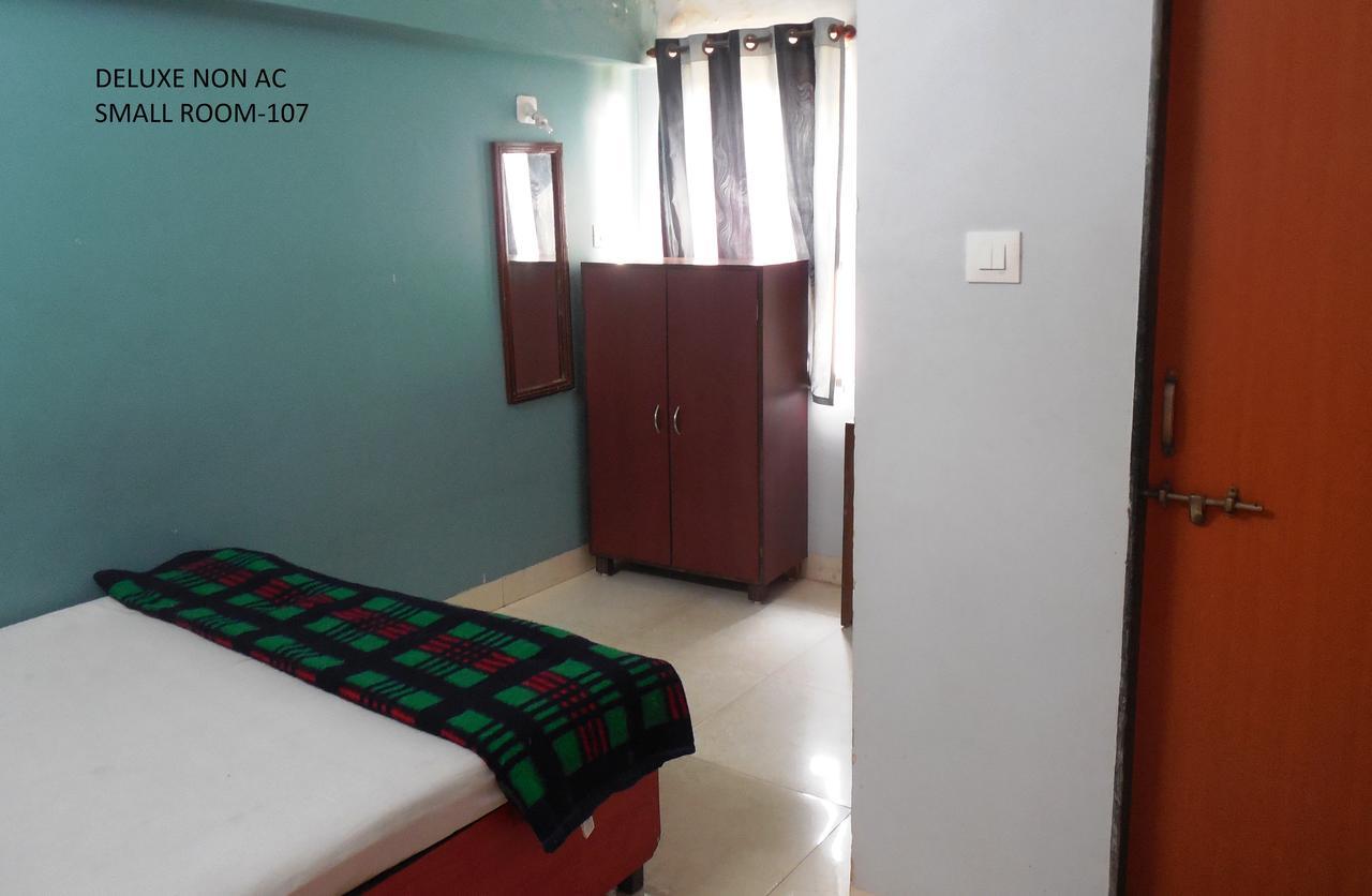 Hotel Silver Springs Αχμπανταμπάντ Εξωτερικό φωτογραφία
